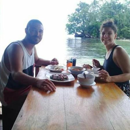 Nusa Nalan Beach Resort Rumah Olat Bagian luar foto