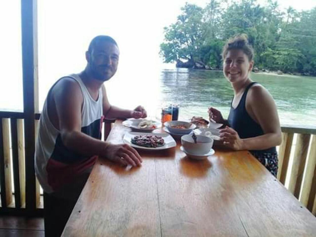 Nusa Nalan Beach Resort Rumah Olat Bagian luar foto