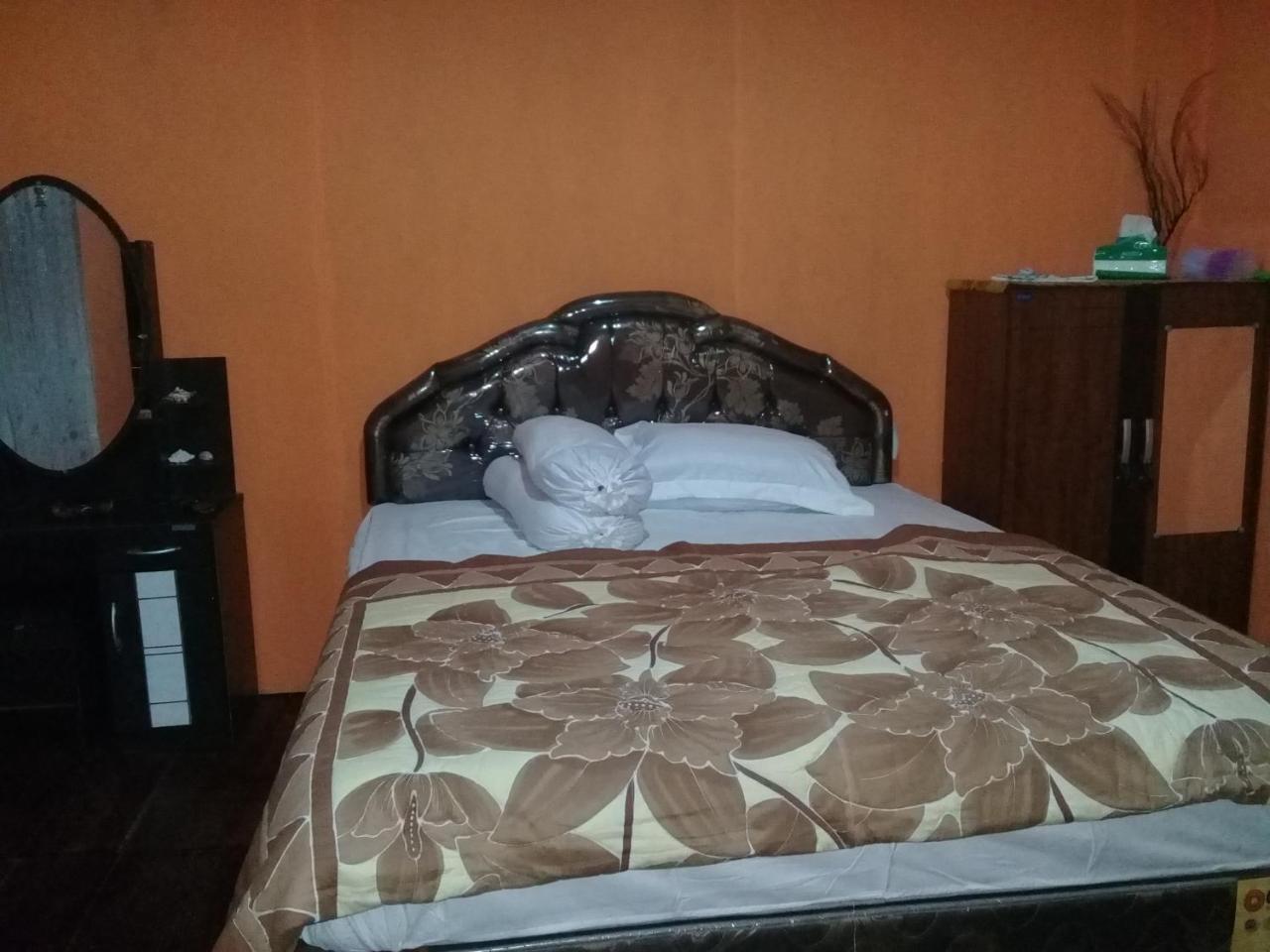 Nusa Nalan Beach Resort Rumah Olat Bagian luar foto