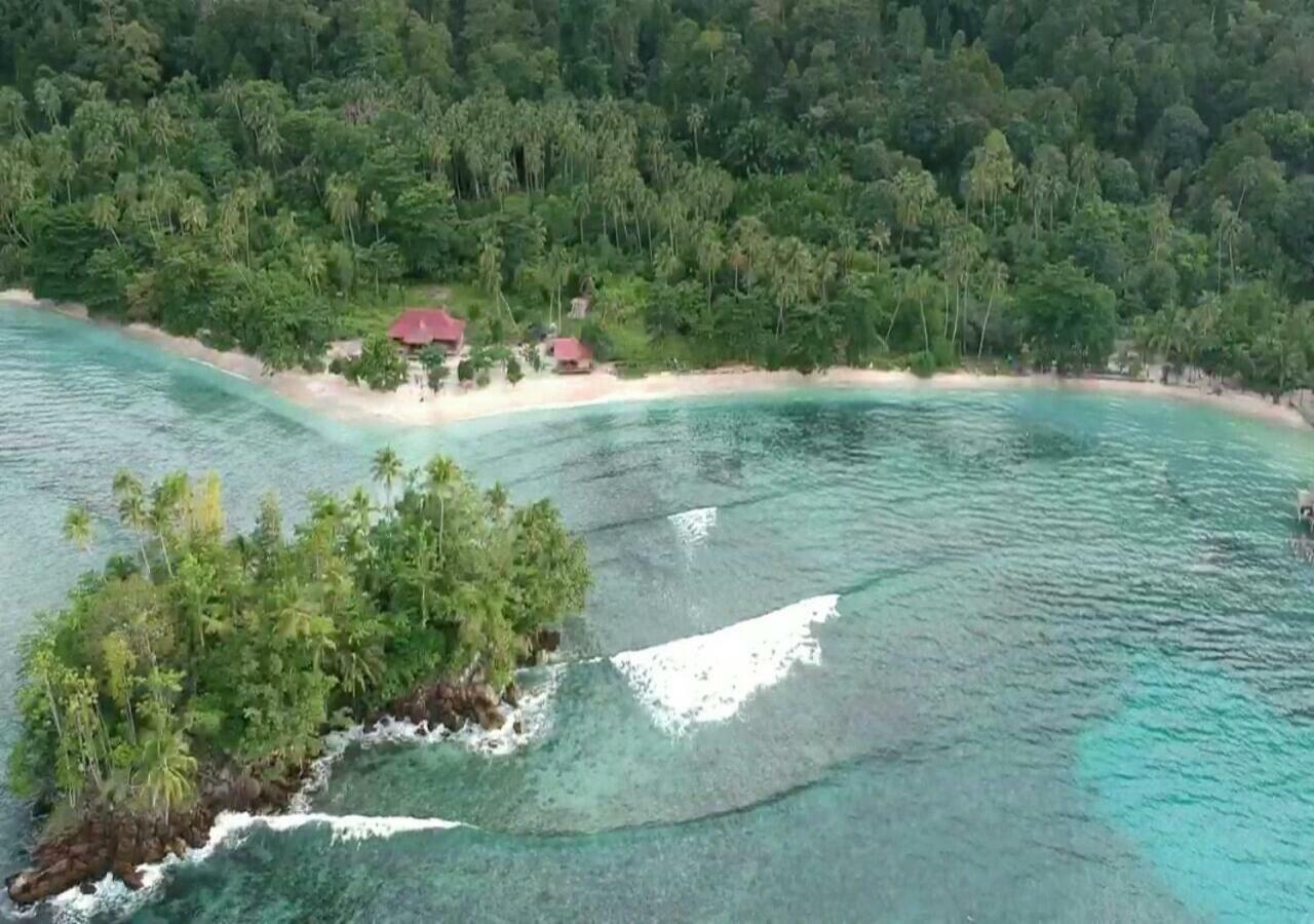 Nusa Nalan Beach Resort Rumah Olat Bagian luar foto