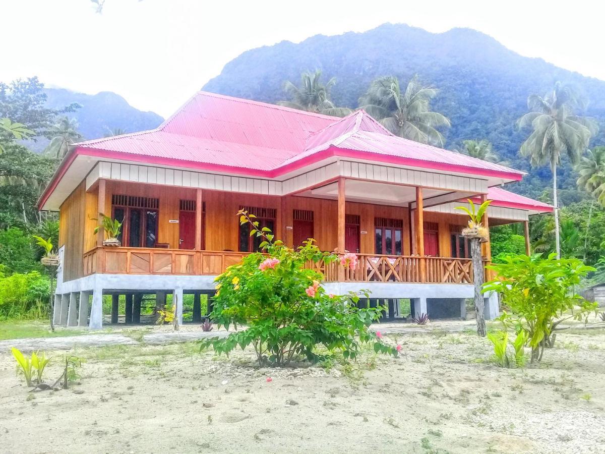 Nusa Nalan Beach Resort Rumah Olat Bagian luar foto